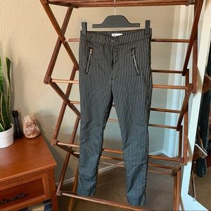 Hollister Women’s Ulta-High Rise Pants